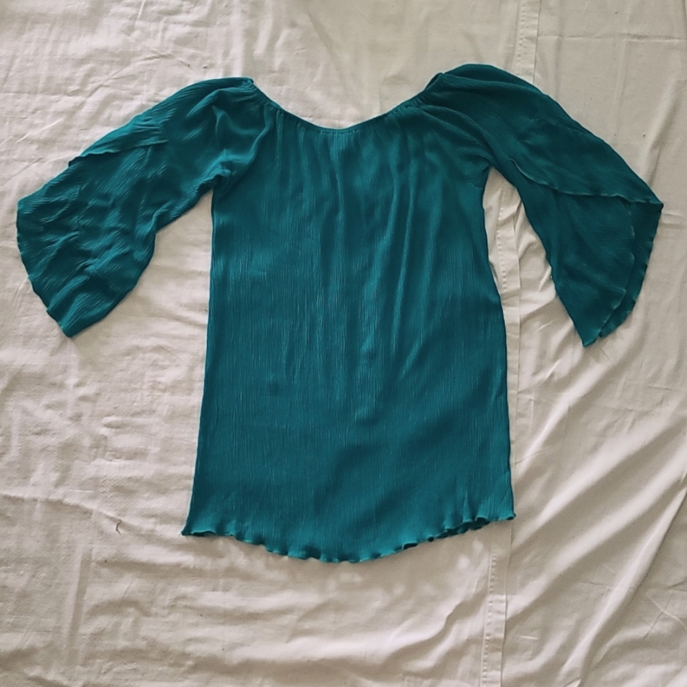 Emerald green crepe lettuce hem top urban mangoz medium